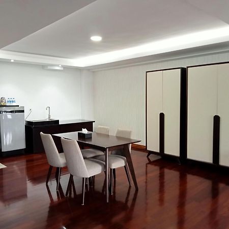 Myanmar Life Hotel Yangon Exterior photo