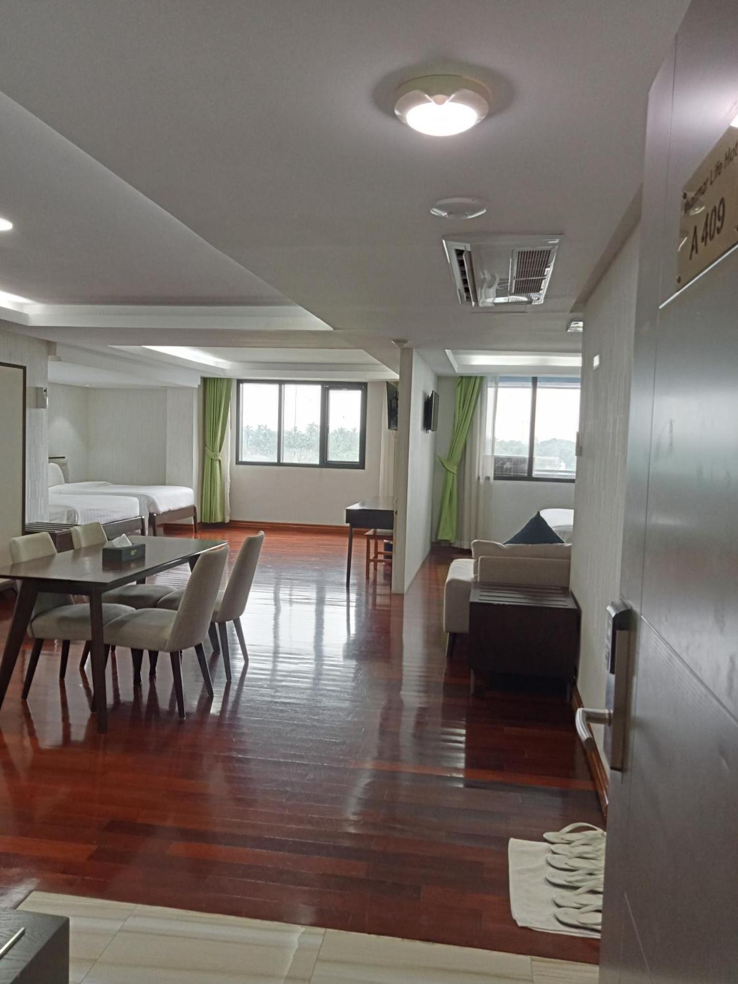 Myanmar Life Hotel Yangon Exterior photo