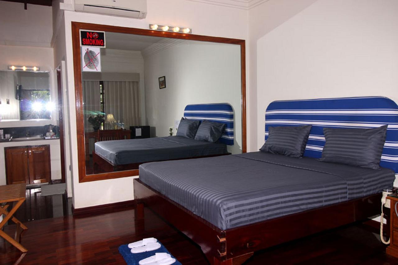 Myanmar Life Hotel Yangon Exterior photo